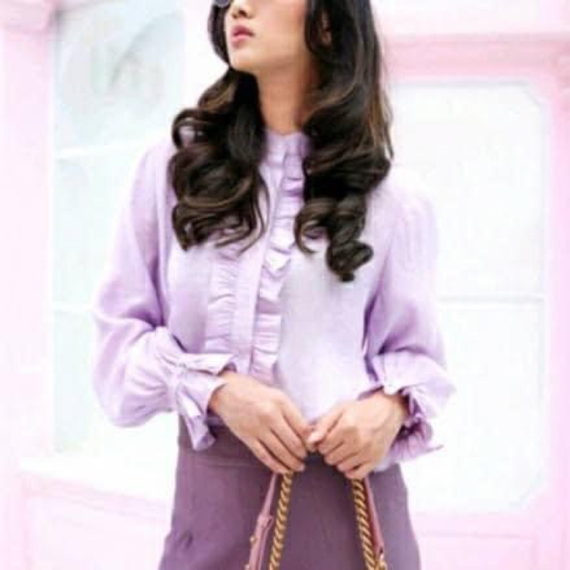 Benang Jarum Asha Ruffle Shirt Preloved