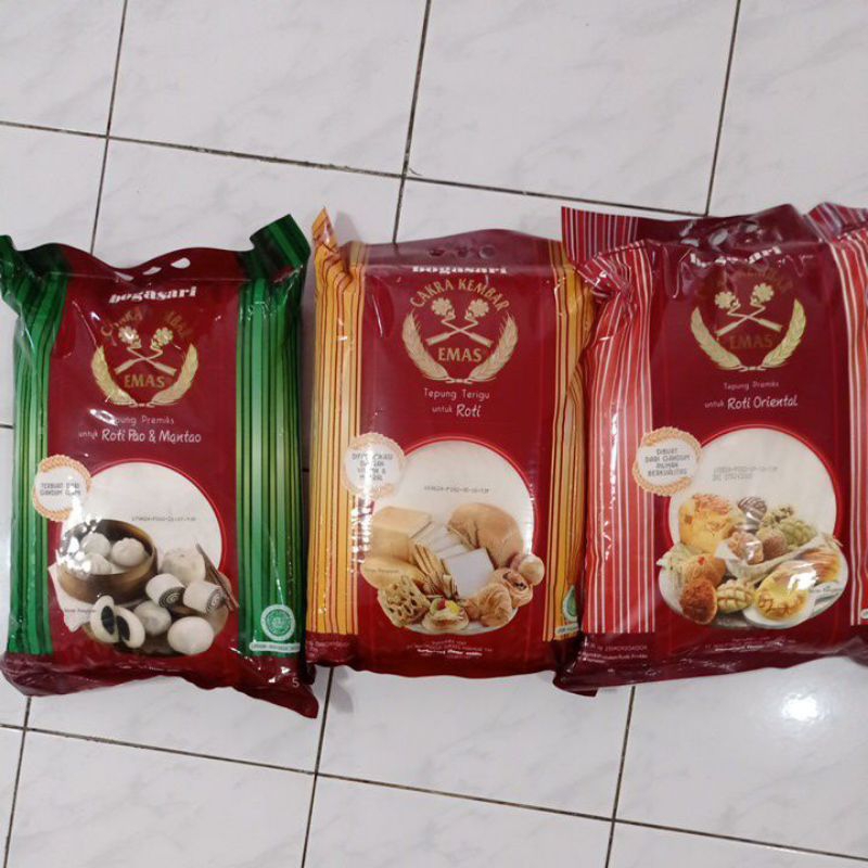 

tepung terigu bogasari jenis cakra kembar emas roti oriental 5 kg / roti pao dan mantao / bogasari tepung terigu premiks untuk roti 5 kg / white flour premix korean bread / french pastry