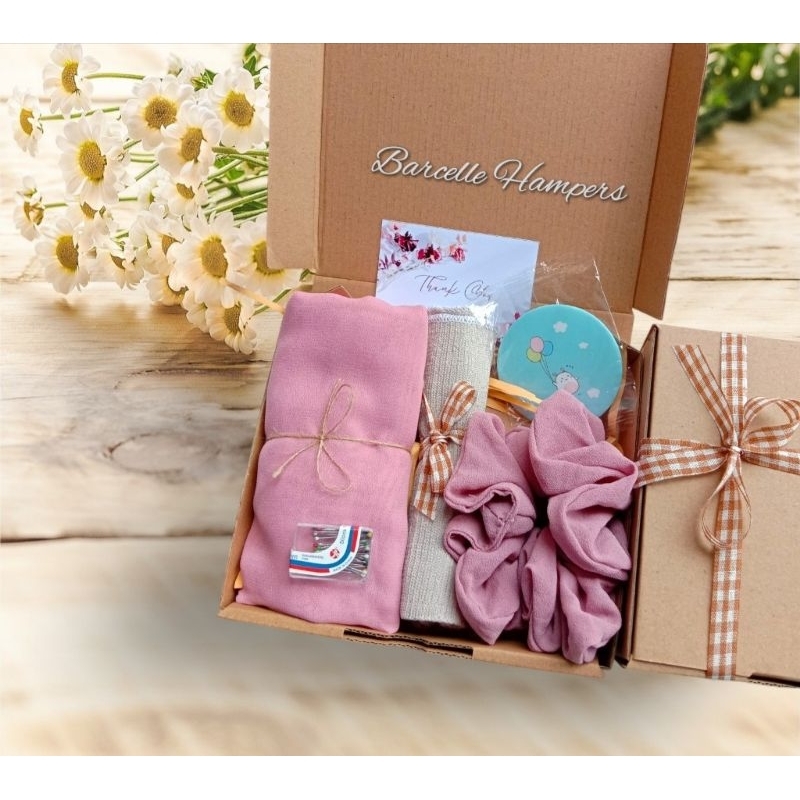 

Hadiah Ulang Tahun Untuk Wanita Kado Wisuda Cewek Hampers Hijab Box Aesthetic Gift Box