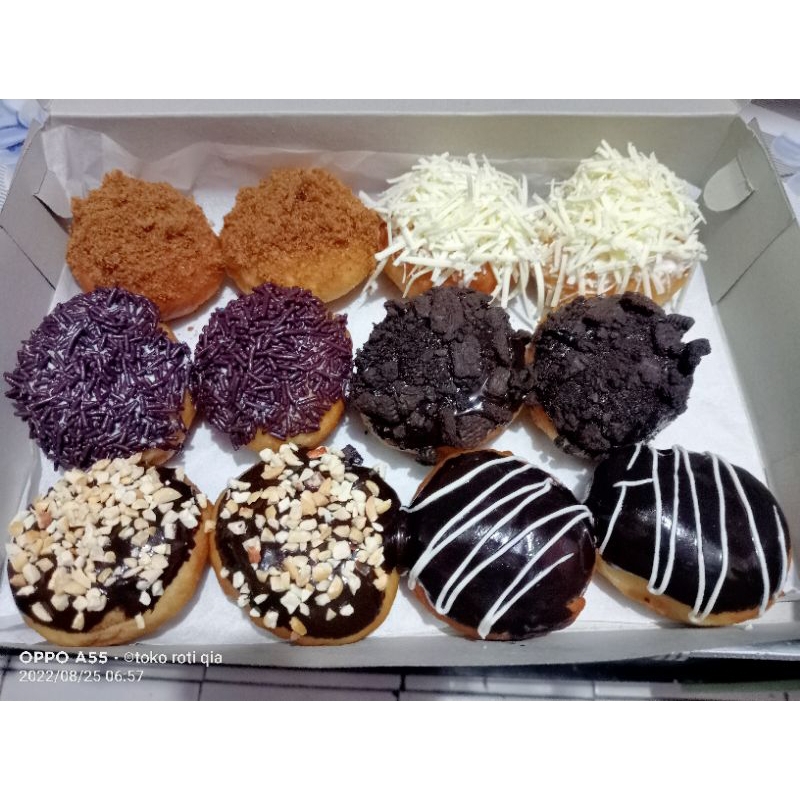 

domini ( donat kentang mini ) oleh qia bakery