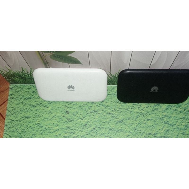 tutup belakang ( back door) modem Huawei e5577 versi slim ( bekas )
