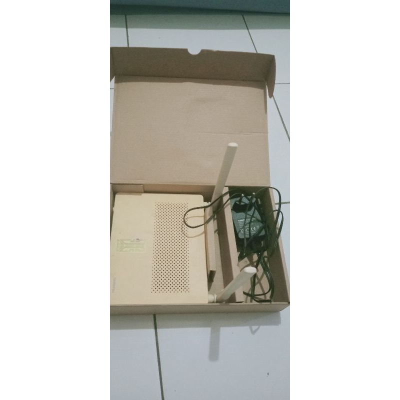 modem ruter huawai HG8245A