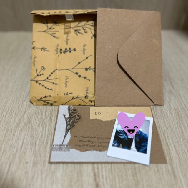 

Gift card + Cetak Foto Polaroid Asli