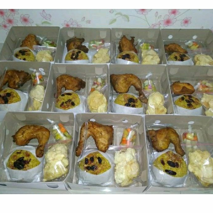 

Nasi Kebuli Ayam / Porsi Box