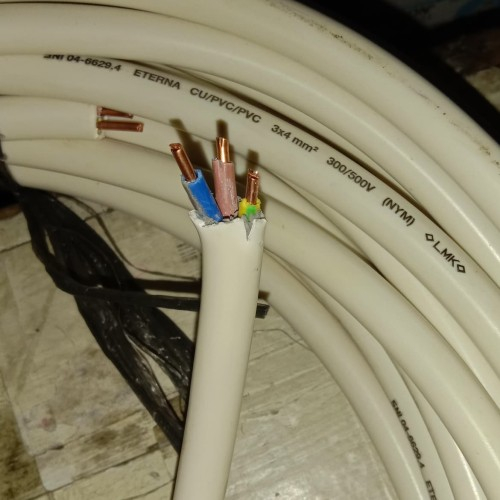Kabel ETERNA Isi 3x4 mm Kabel Listrik Tembaga / Kabel Instalasi Kabel Listrik Tunggal NYM