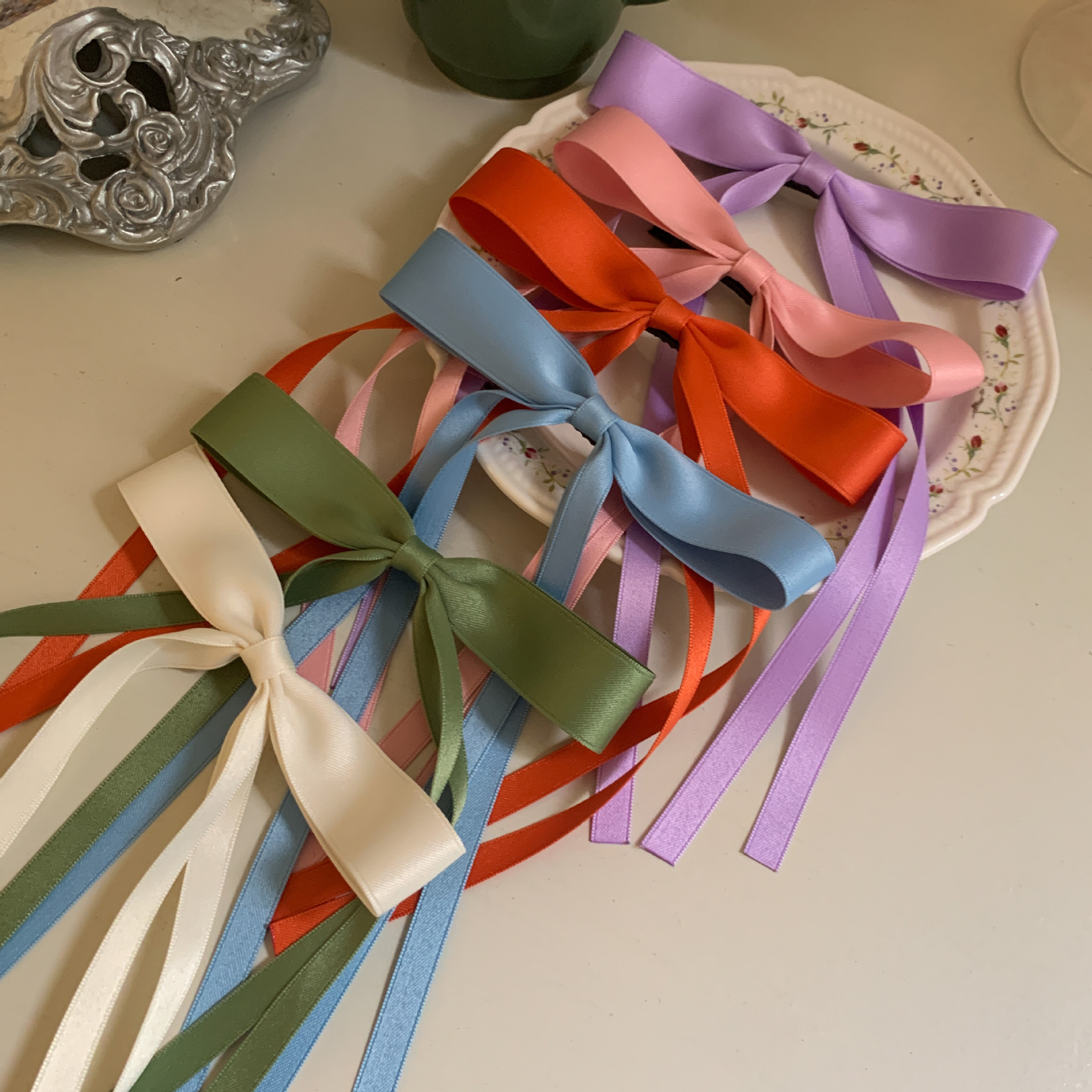 PREMIUM CLASSIC CANDY COLOR LONG RIBBON BOW KNOT HAIR CLIP GIRLY FAIRY HAIR ACCESSORIES AKSESORIS RAMBUT PITA PANJANG KLASIK KPOP KOREA KOREAN HIGH QUALITY JENNIE BLACKPINK STYLE AKSESORIS PITA RAMBUT PANJANG ANAK DEWASA WANITA JEPIT JEPITAN ALIGATOR