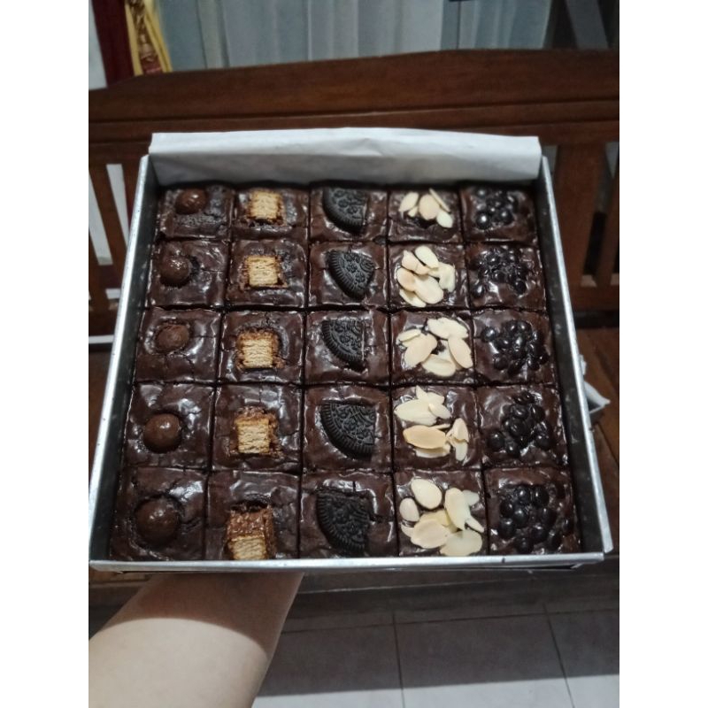 

Fudgy brownies premium size 20*20 cm