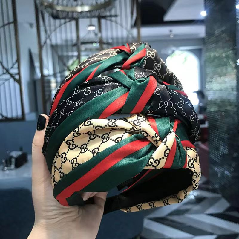 Bando korea Versi Korea dari ikat rambut kain bertepi lebar yang diikat retro Sederhana dan temperamen Gaya Mori net red wewangian kecil gadis cuci muka ring kepala headband bandana