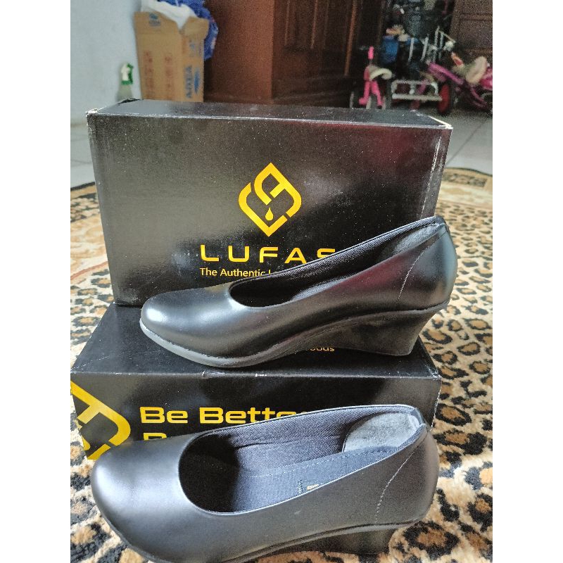 SEPATU PERSIT MERK LUFAS