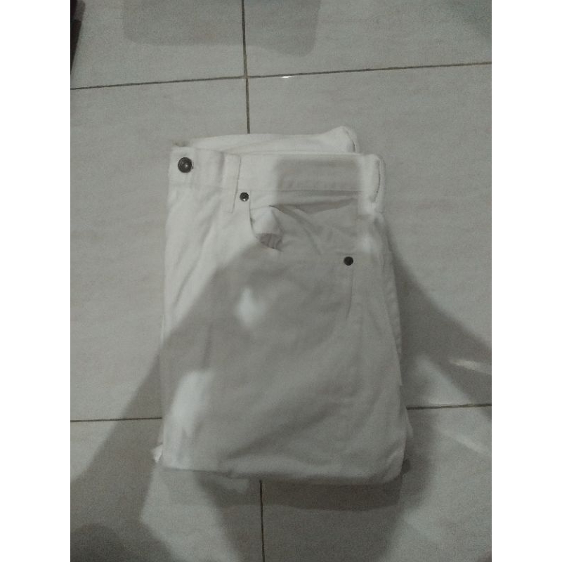 GU Uniclo Jeans