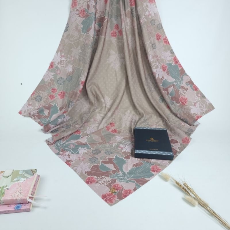 Shofa fashion - GISSYA Series Hijab segi empat voal motip oirin hardbox