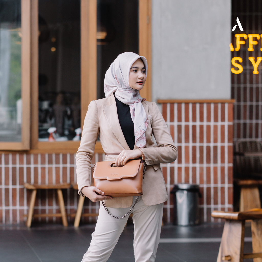 Alona Leather Melinda Bag Tas Selempang Sling Bag Branded Wanita Slempang Cewek Kulit Asli Tas Terbaru Rantai Fashion Wanita Remaja Lucu Elegan Original Anti Air Branded