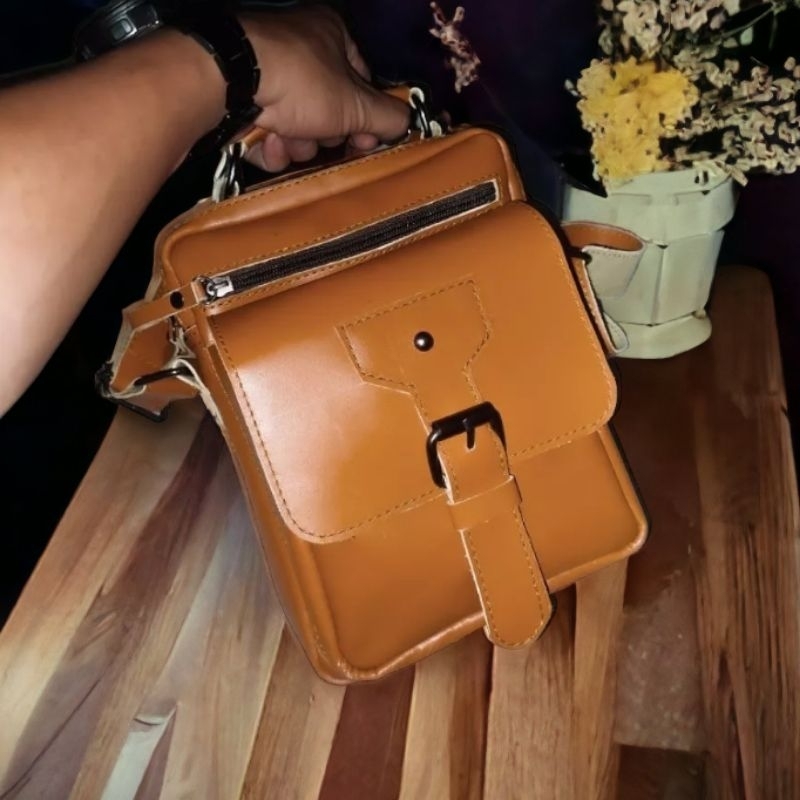 Tas selempang kulit aslii  made in garut