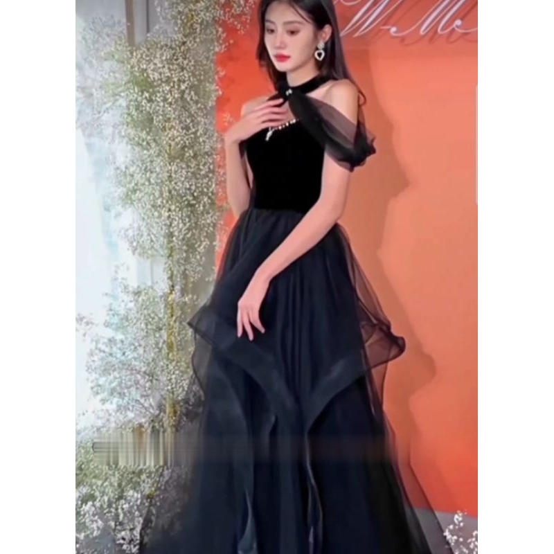 long dress hitam black gown basic simple gaun hitam polos glamour acara malam reward red carpet nigh