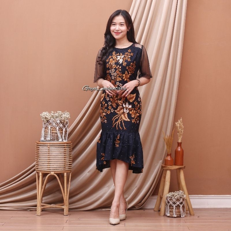 dress pesta kalina rempel - dress batik pesta - dress pesta terbaru - dress batik modern