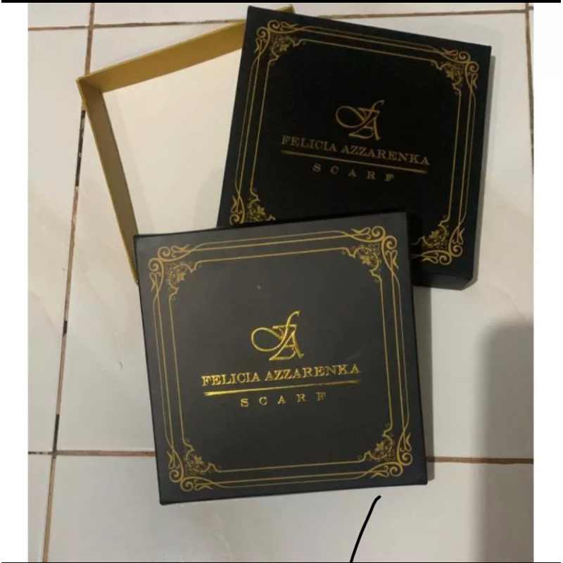 BOX & PAPERBAG FELICIA AZZARENKA