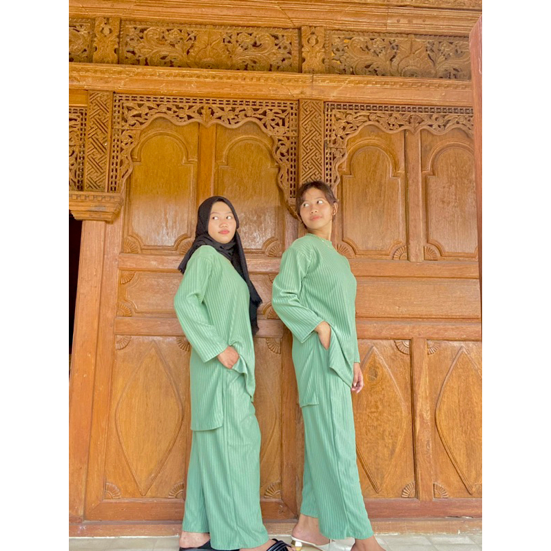 SAFEEA ONE SET OVERSIZE KNIT HORNET BY HAGIA | setelan baju &amp; celana lengan panjang winter muslim motif polos Polos versi busui dan non busui