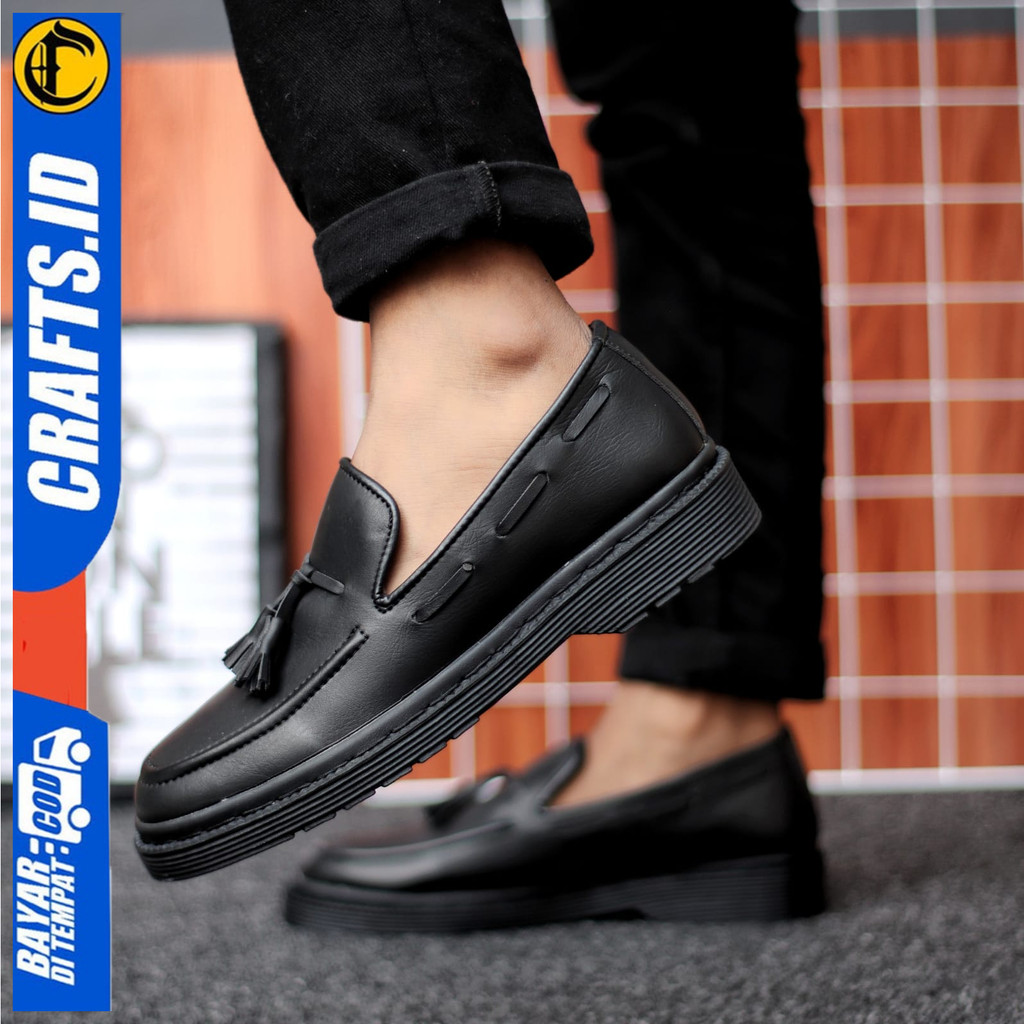 Sepatu Loafers Pantofel Formal Docmart Slip On Pria Kerja Crafs Izana