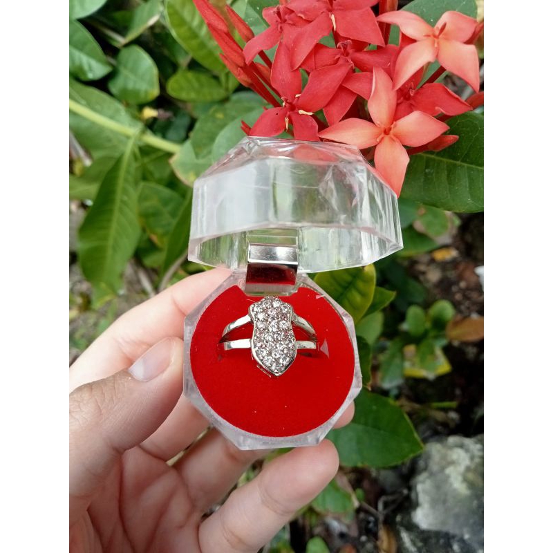 Cincin Terompah Batu Zircon