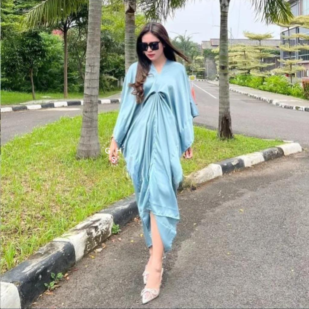 YURI GAMIS KAFTAN OVERSIZE DRESS PANJANG ATASAN WANITA SATIN SILK PREMIUM (DBY)