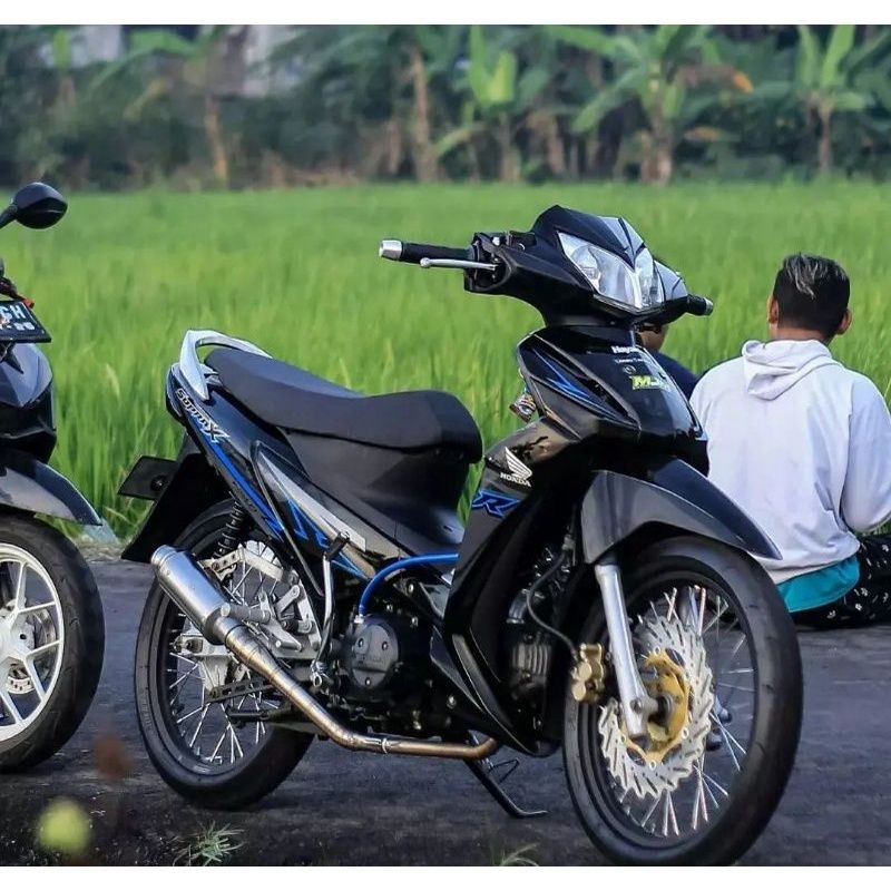 striping sticker standar Honda Supra X 125 fi 2018 hitam biru