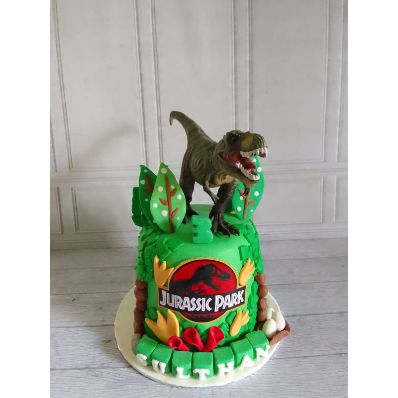 

Custom cake/kue ulang tahun fondan 15cm