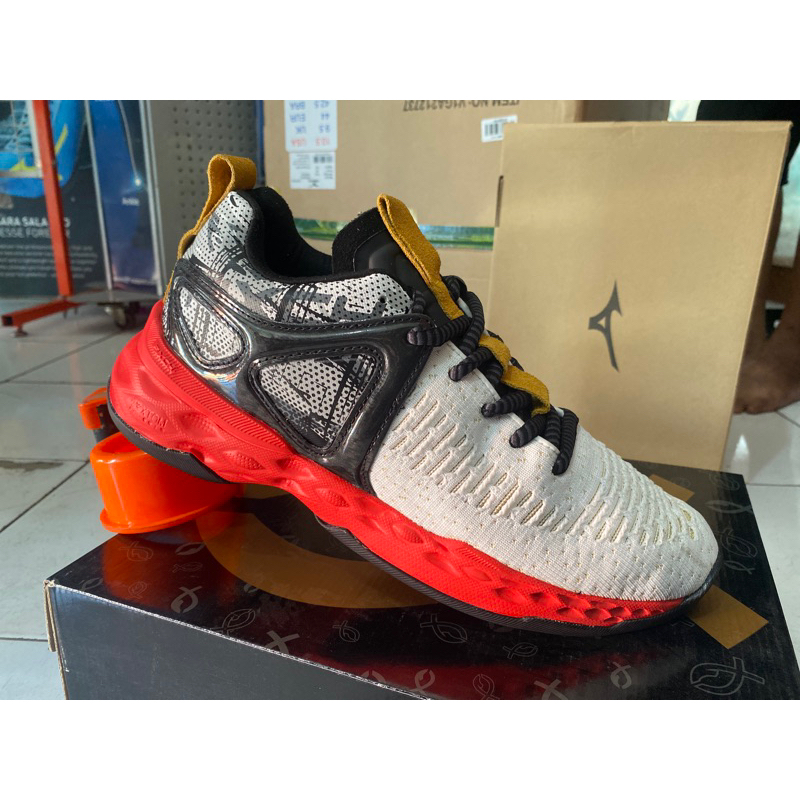 Sepatu Voli Terbaru FIXCH BLITZKRIEG original, Sepatu Voli Fixch