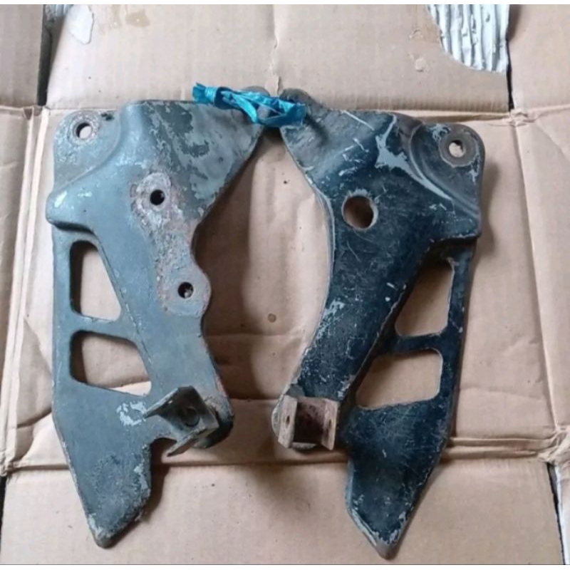 footstep postep belakang Suzuki crystal