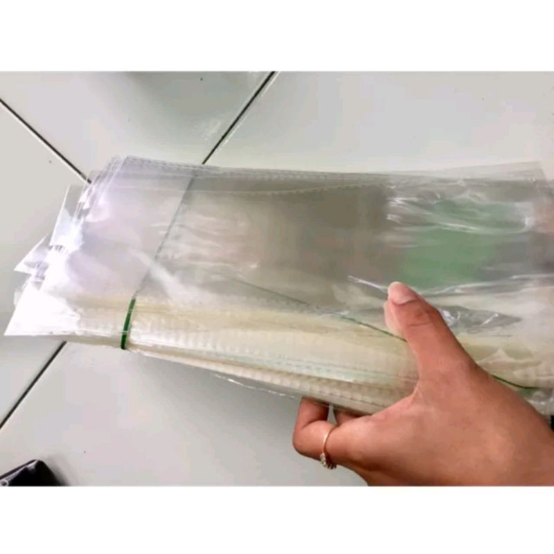 plastik kaos kaki