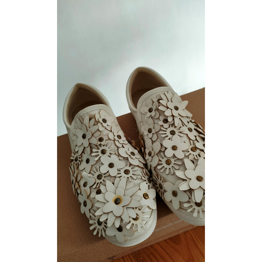 Khakikakiku Alina Slip-On White Sz 39 Defect