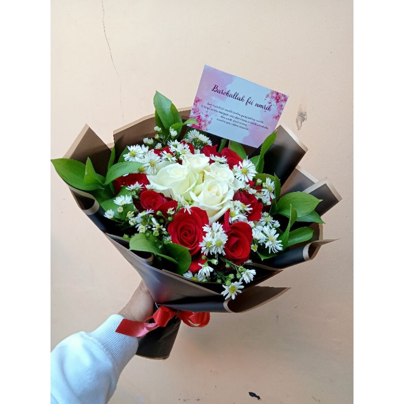 Buket bunga mawar merah mix putih asli segar CIMAHI BDG PDLRG