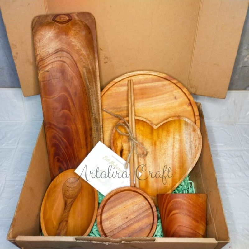 

Set Hadiah / Hampers Kayu / Kayu Mahoni / Hampers Nikah