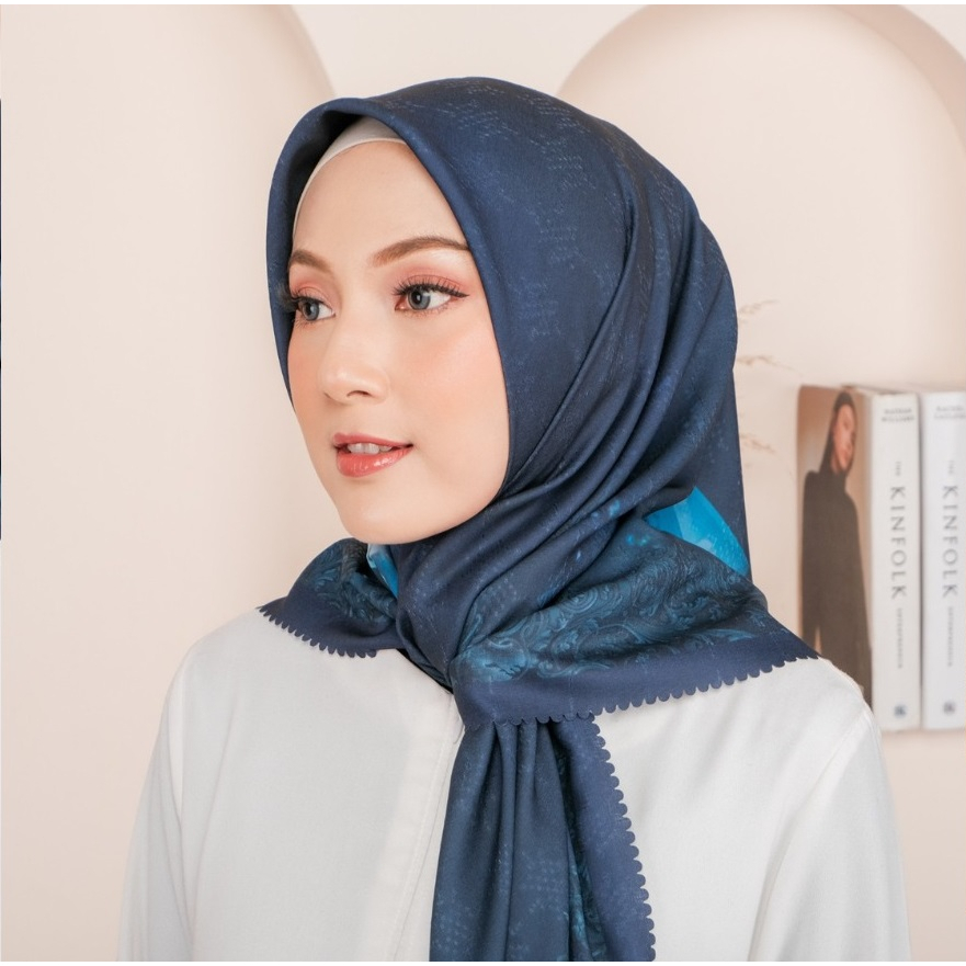 Udlia Hijab Segi Empat Premium Digital Print Danissa