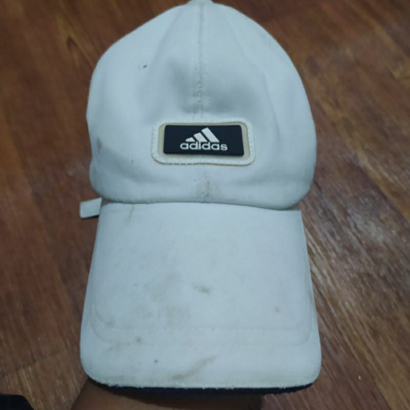 topi adidas preloved bekas