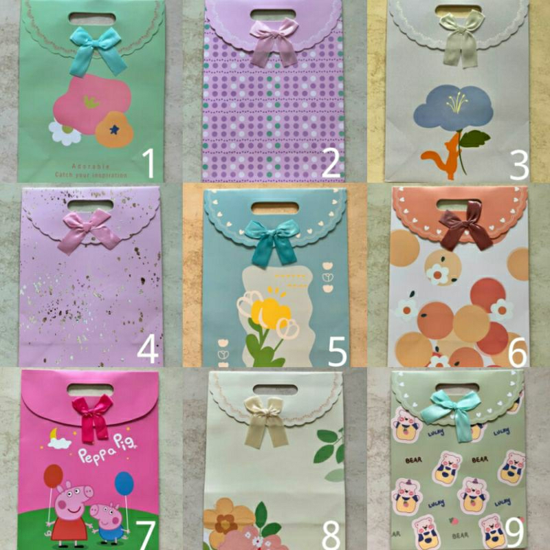 

Paperbag Tutup Pita Large - Ukuran 24 x 10,5 x 32 cm
