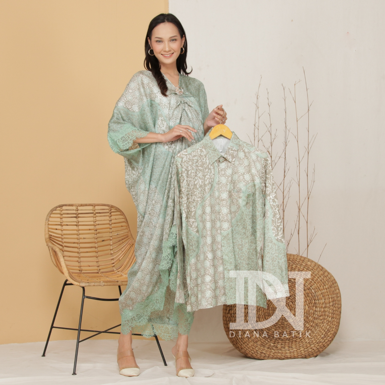 COUPLE KAFTAN VISCOSE LACE by Diana Batik