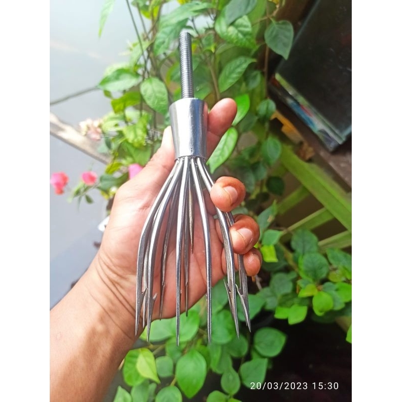 serampang ikan / alat berburu ikan mata 12