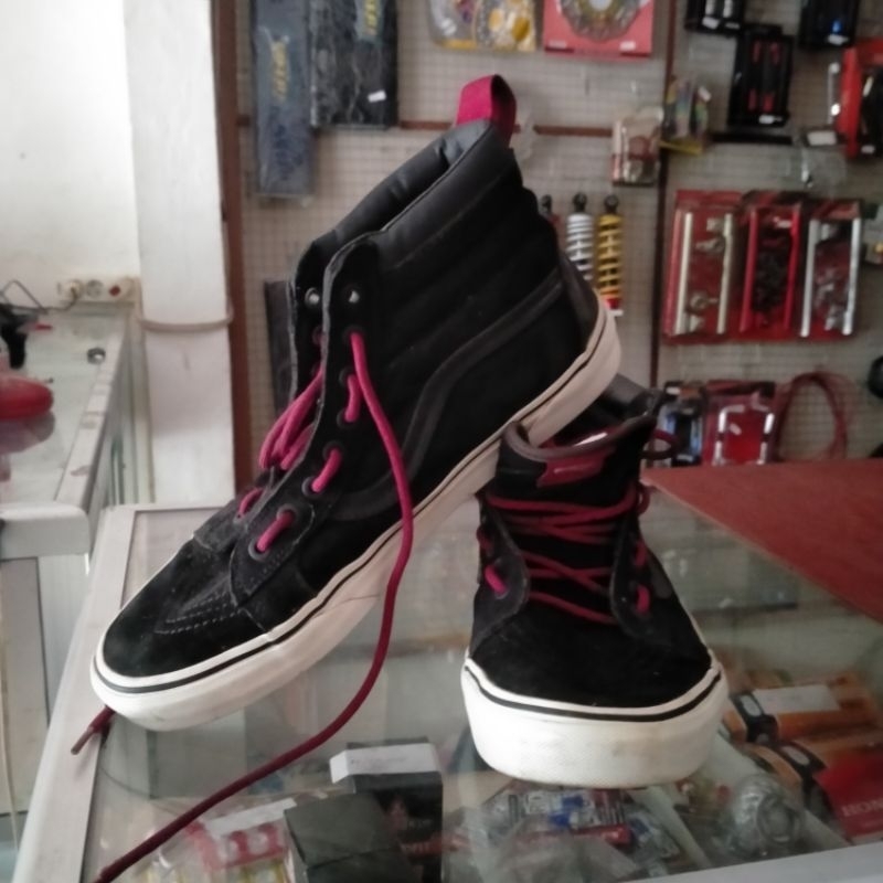 Preloved PL sepatu sneaker pria original