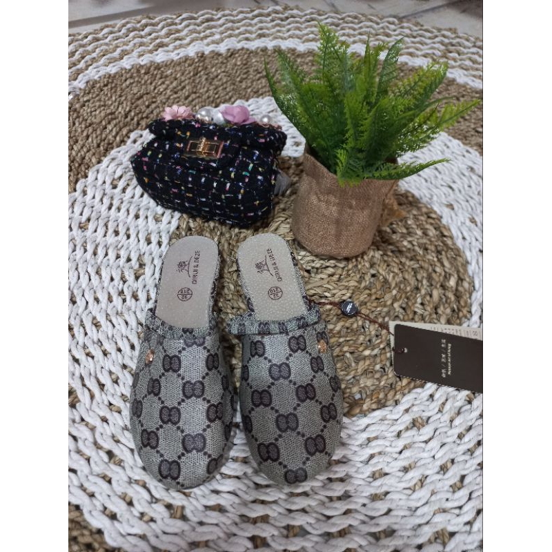 Sepatu anak perempuan import