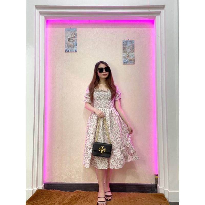 RD FASHION - SMOCKED DRESS / Gaun musim panas kasual baru Lengan pendek smocked dress lipit bunga dengan dasi belakang / gaun kasual A-line gaun smocked berlipat bunga lengan pendek-BUNGA MINI PUTIH