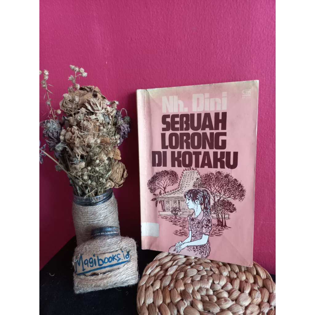 SEBUAH LORONG DI KOTAKU - NH DINI