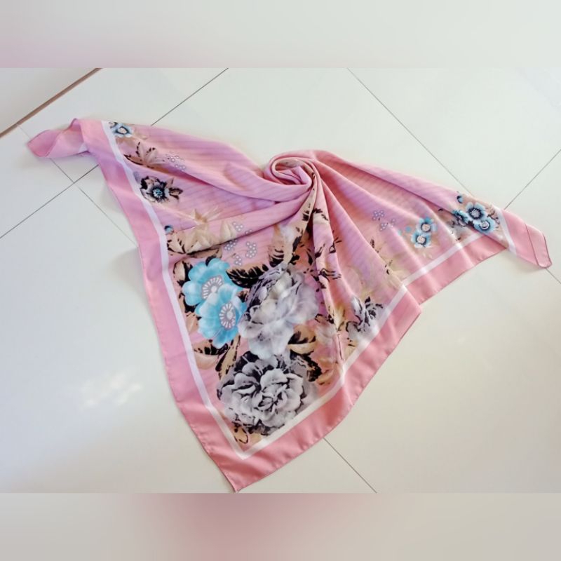 Umama scarf hijab segiempat umama