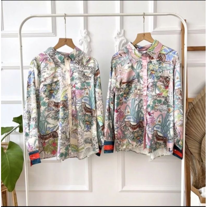 kemeja satin silk motif animal import bahan silk super adem readystok warna hijau