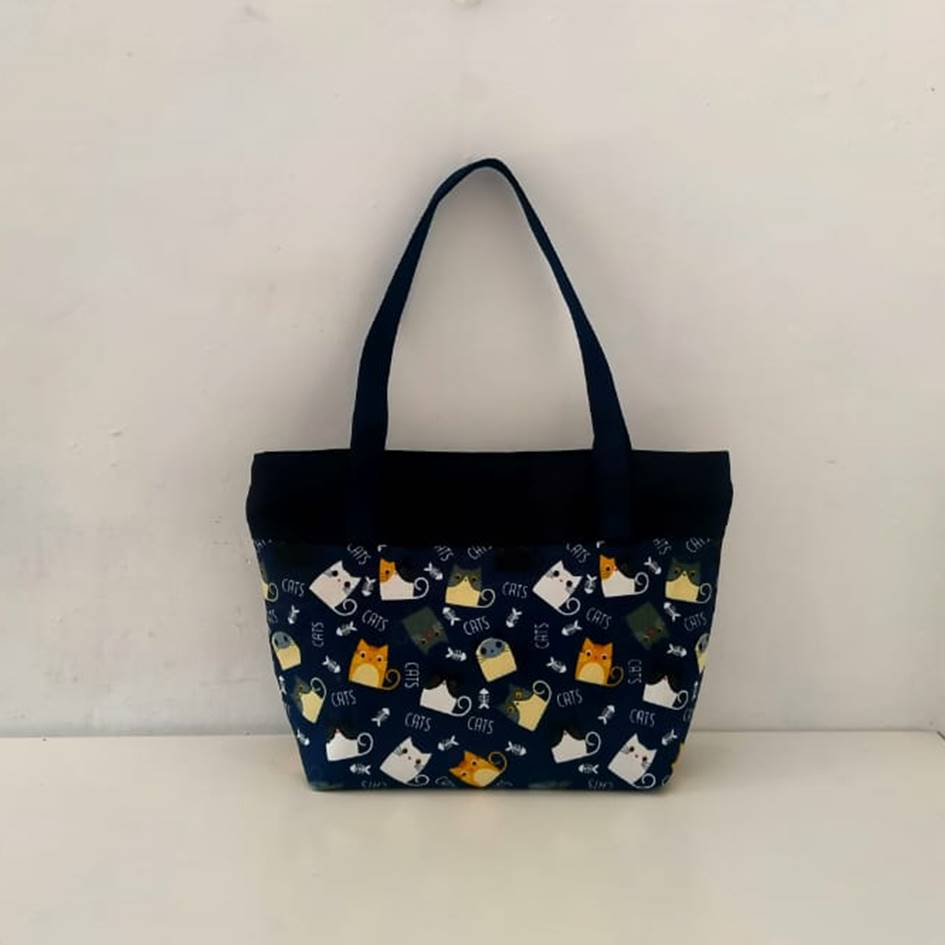 TAS KANVAS NAJLA MOTIF KUCING BIRU. Riens Collections