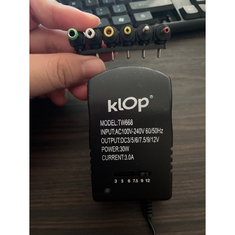 SWITCHING POWER ADAPTOR 3A DENGAN KONEKTOR MULTI DAN VOLT BISA DIATUR MERK KLOP