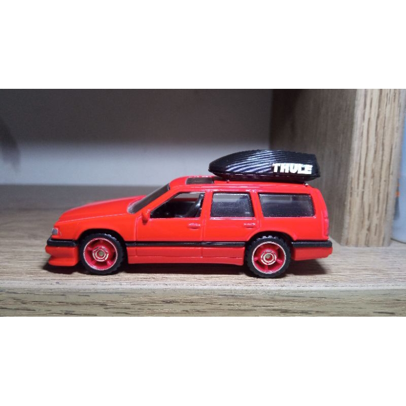 HOTWHEELS VOLVO 850 ESTATE CUSTOM BAN KARET
