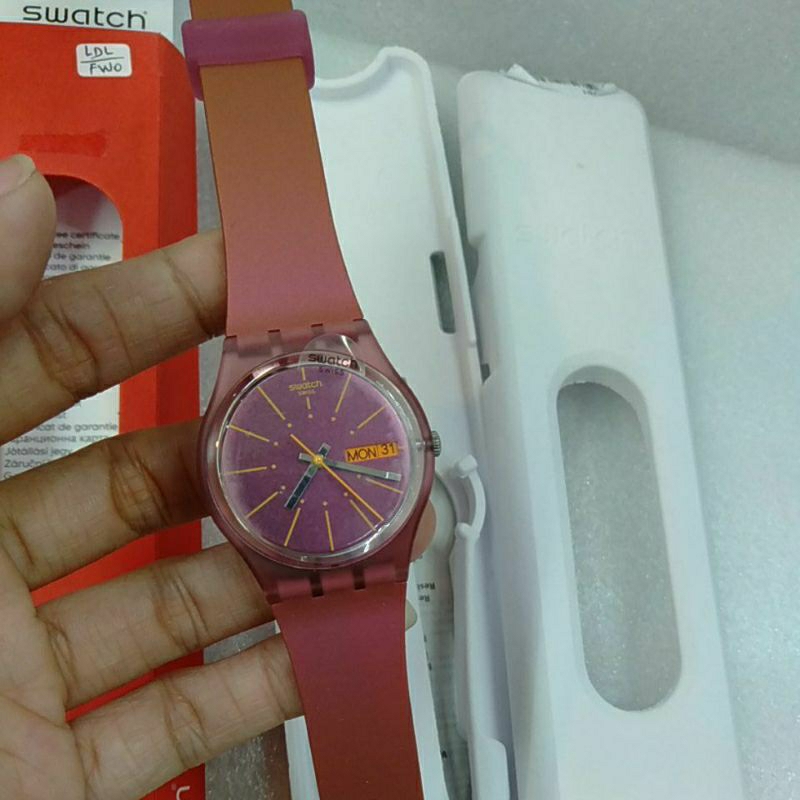 Swatch GP701 Jam Tangan Karet Unisex Sneaky Peaky Analog Original Resmi