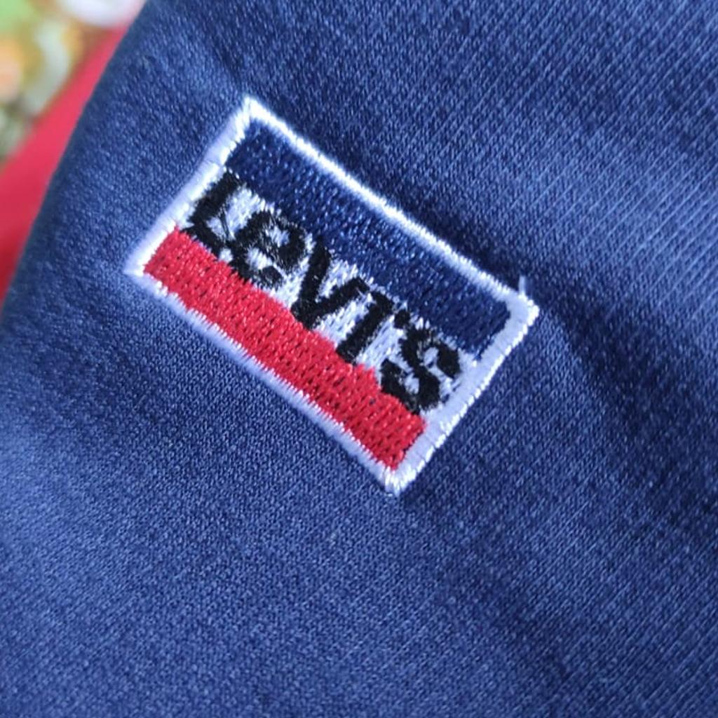 Sweater Aplikasi Levis - Crewneck Sweater Pria