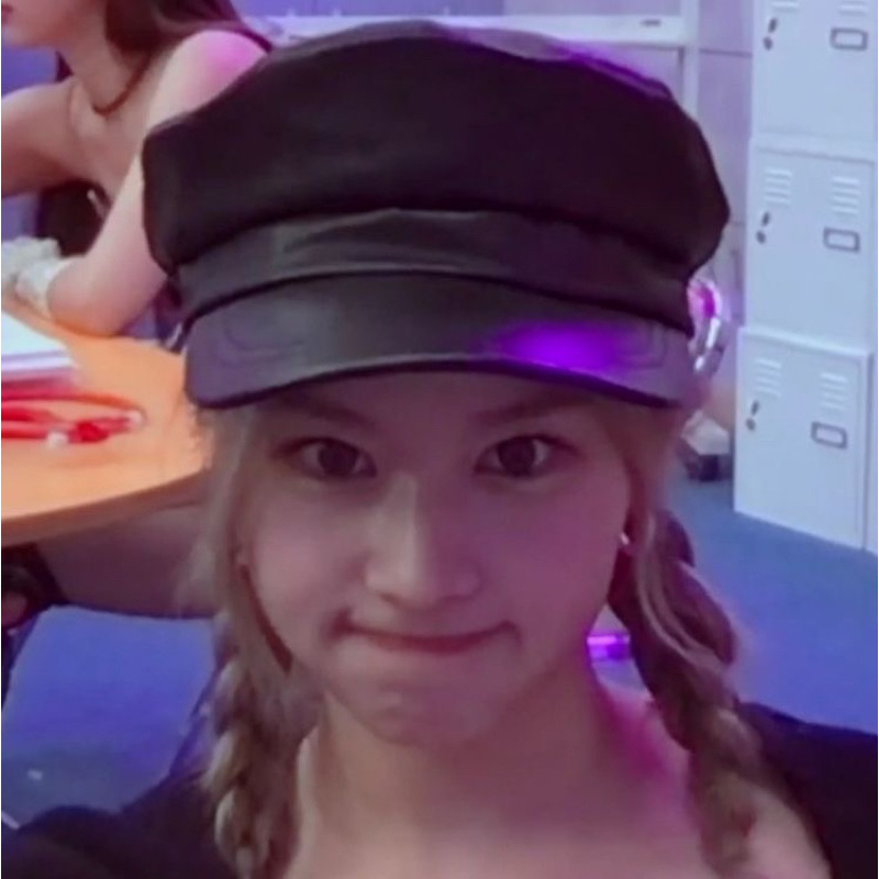 yes i am chaeyoung photocard