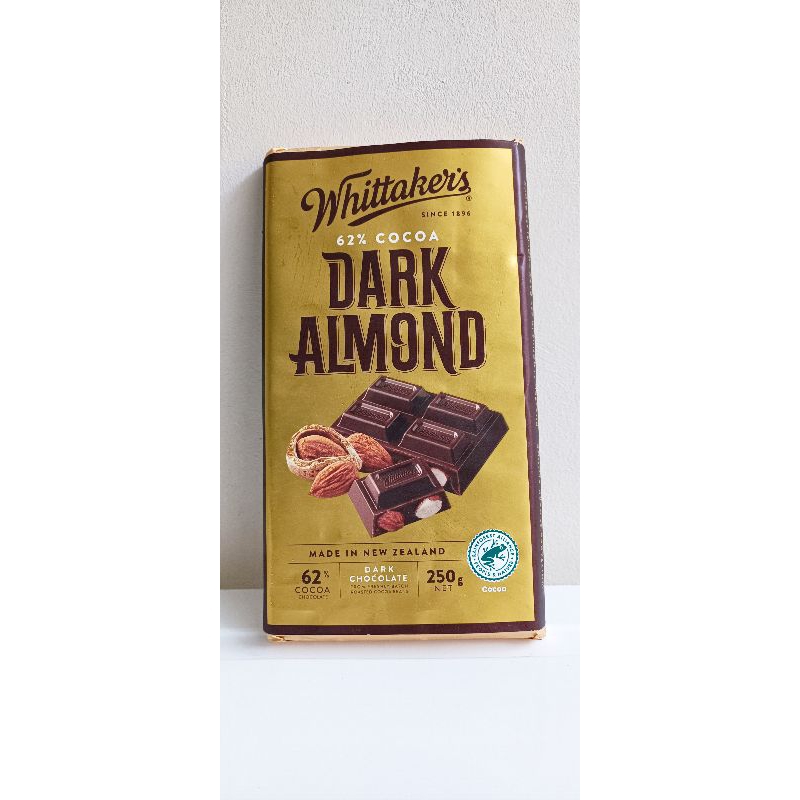 

Chocolate Whittaker's Block 250 gr Dark Almond